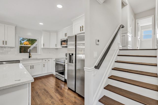 15 Smith Drive, Hamden, CT 06517