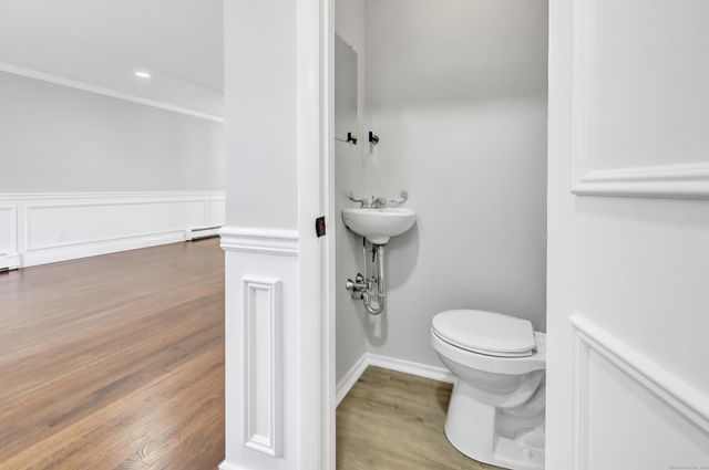 15 Smith Drive, Hamden, CT 06517