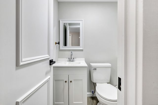 15 Smith Drive, Hamden, CT 06517