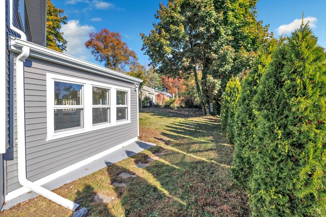 15 Smith Drive, Hamden, CT 06517