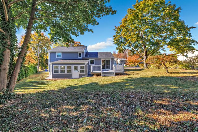 15 Smith Drive, Hamden, CT 06517