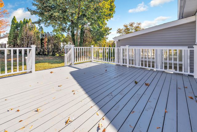 15 Smith Drive, Hamden, CT 06517