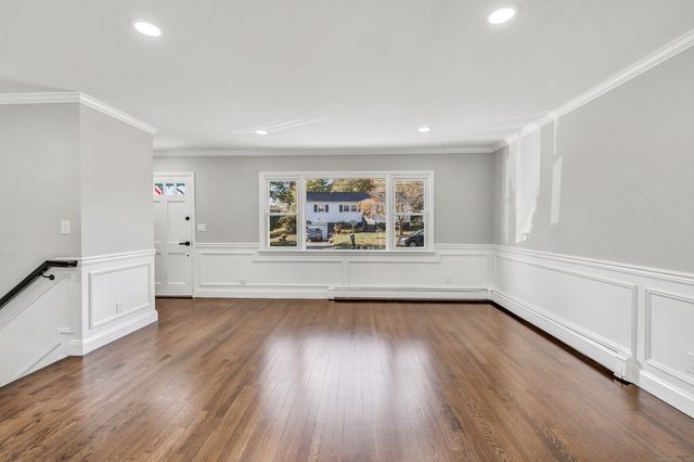 15 Smith Drive, Hamden, CT 06517