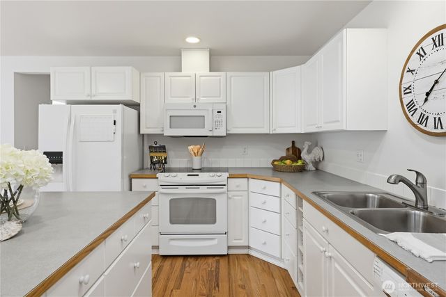 20334 12th Avenue NE, Poulsbo, WA 98370