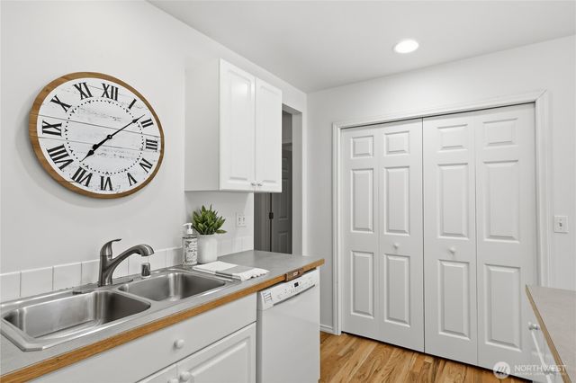 20334 12th Avenue NE, Poulsbo, WA 98370