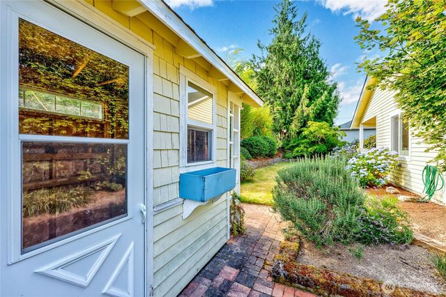 20334 12th Avenue NE, Poulsbo, WA 98370