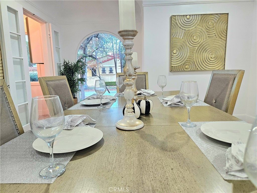 Image 20 of property listing at 3104 W 43rd Place, Los Angeles, CA 90008