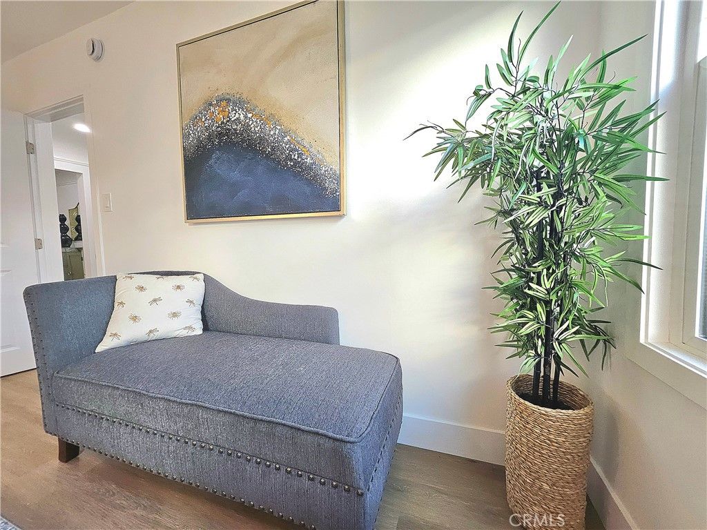 Image 23 of property listing at 3104 W 43rd Place, Los Angeles, CA 90008