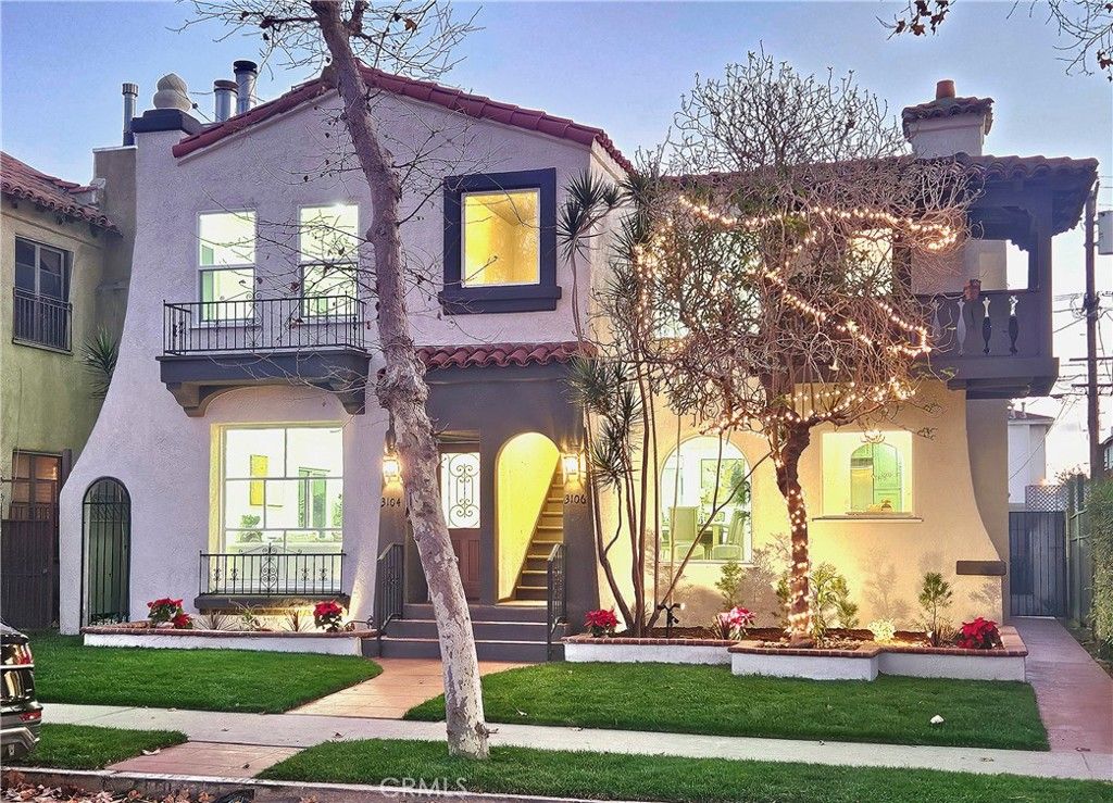 Image 3 of property listing at 3104 W 43rd Place, Los Angeles, CA 90008