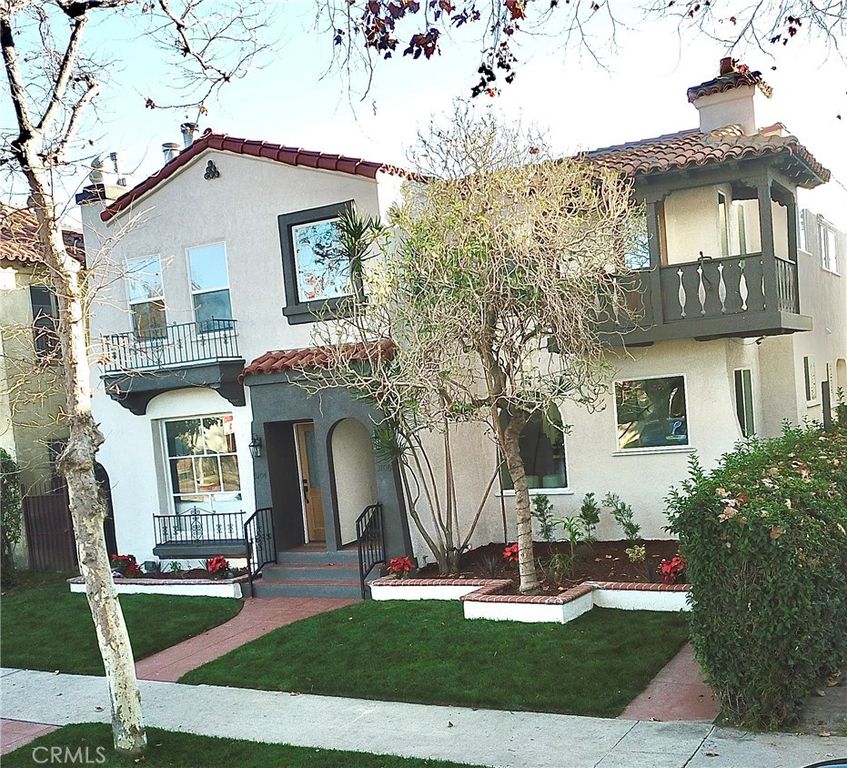 Image 31 of property listing at 3104 W 43rd Place, Los Angeles, CA 90008