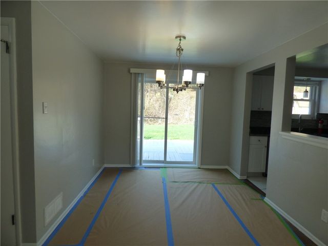 745 Shadyside Dr, West Mifflin, PA 15122