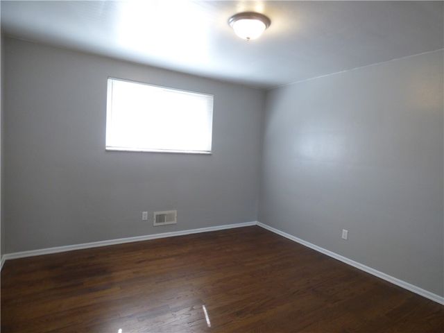 745 Shadyside Dr, West Mifflin, PA 15122
