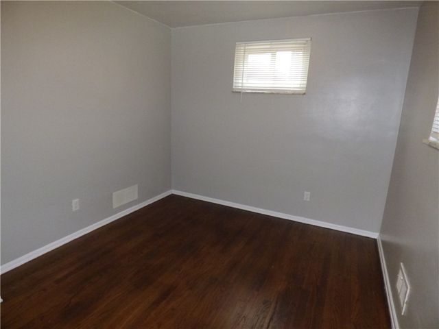 745 Shadyside Dr, West Mifflin, PA 15122