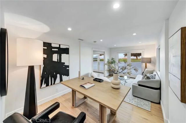 22535 Waterbury, Woodland Hills, CA 91364