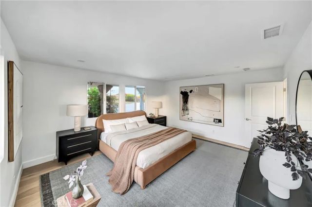 22535 Waterbury, Woodland Hills, CA 91364