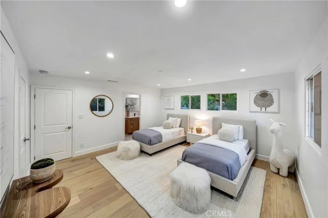 22535 Waterbury, Woodland Hills, CA 91364