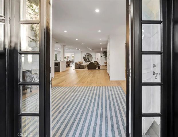 22535 Waterbury, Woodland Hills, CA 91364
