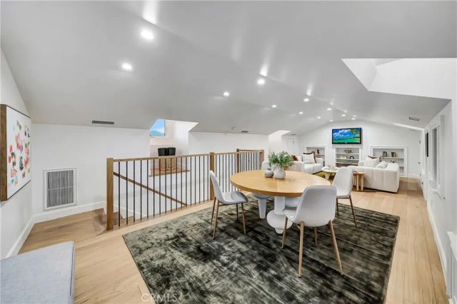 22535 Waterbury, Woodland Hills, CA 91364