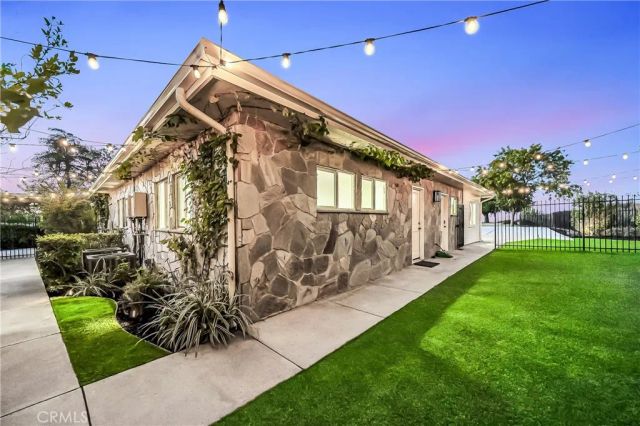 22535 Waterbury, Woodland Hills, CA 91364