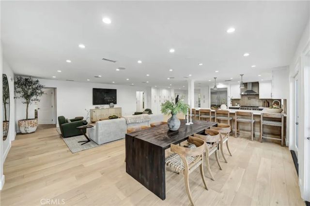 22535 Waterbury, Woodland Hills, CA 91364