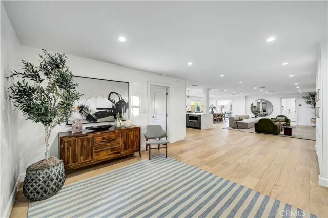 22535 Waterbury, Woodland Hills, CA 91364
