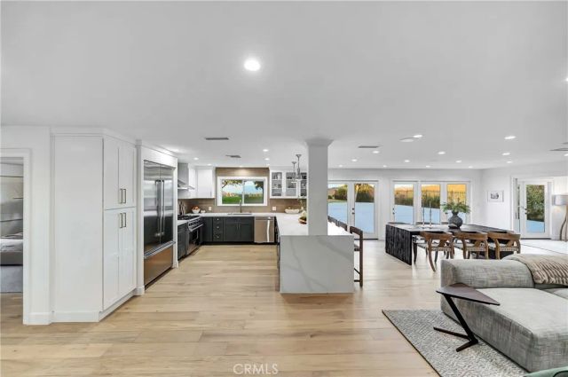 22535 Waterbury, Woodland Hills, CA 91364