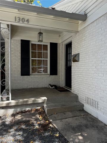 1304 W St Johns Ave, Austin, TX 78757