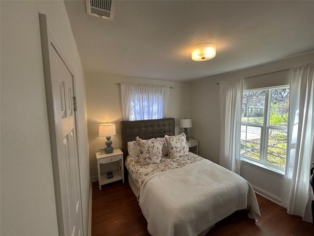 1304 W St Johns Ave, Austin, TX 78757