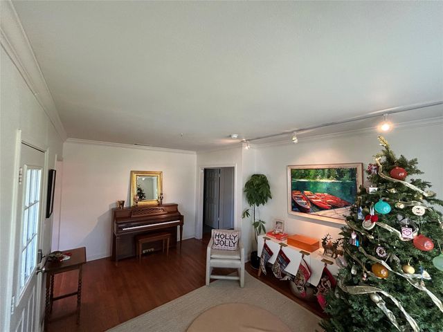 1304 W St Johns Ave, Austin, TX 78757