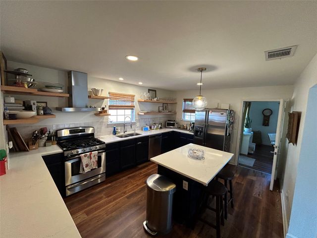 1304 W St Johns Ave, Austin, TX 78757