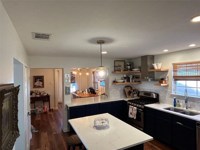 1304 W St Johns Ave, Austin, TX 78757