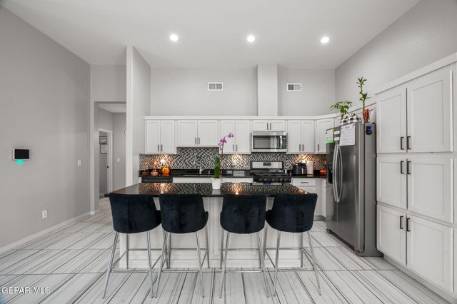 2704 MIKE PRICE Drive, El Paso, TX 79938