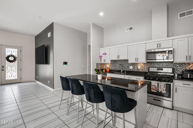 2704 MIKE PRICE Drive, El Paso, TX 79938