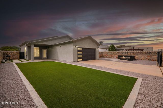 2704 MIKE PRICE Drive, El Paso, TX 79938