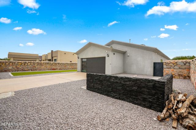 2704 MIKE PRICE Drive, El Paso, TX 79938