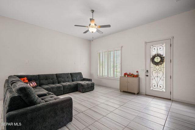 2704 MIKE PRICE Drive, El Paso, TX 79938