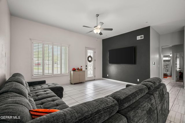 2704 MIKE PRICE Drive, El Paso, TX 79938