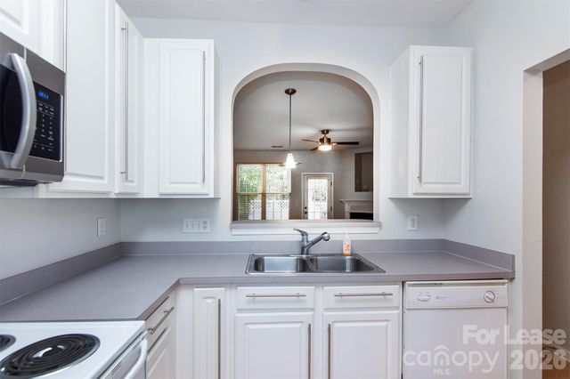 8348 Chaceview Court, Charlotte, NC 28269