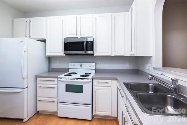 8348 Chaceview Court, Charlotte, NC 28269