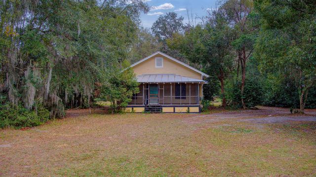 1121 S Palm Ave, Palatka, FL 32177
