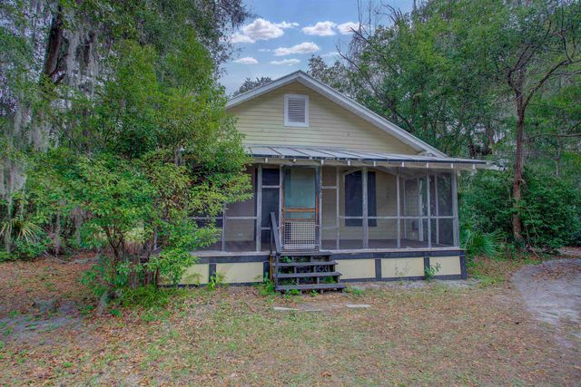 1121 S Palm Ave, Palatka, FL 32177
