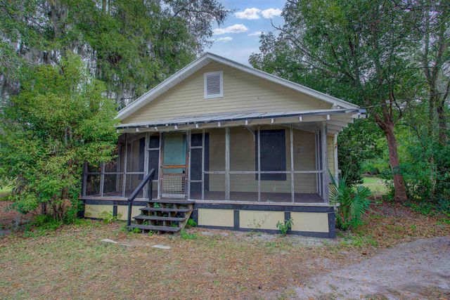 1121 S Palm Ave, Palatka, FL 32177