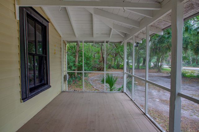 1121 S Palm Ave, Palatka, FL 32177