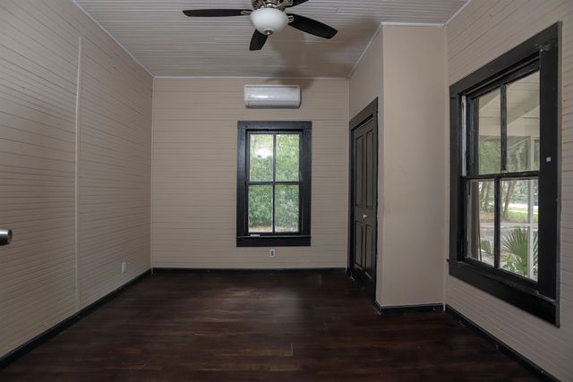 1121 S Palm Ave, Palatka, FL 32177