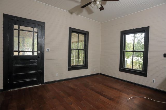 1121 S Palm Ave, Palatka, FL 32177