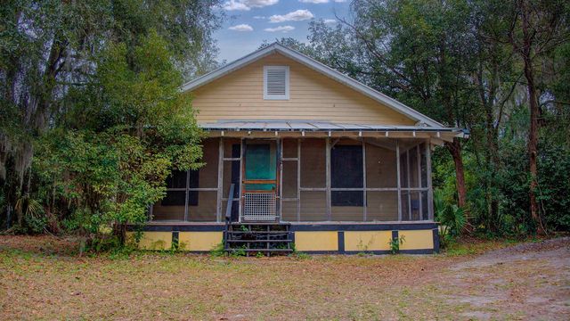 1121 S Palm Ave, Palatka, FL 32177