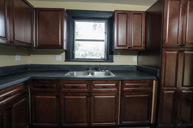 1121 S Palm Ave, Palatka, FL 32177