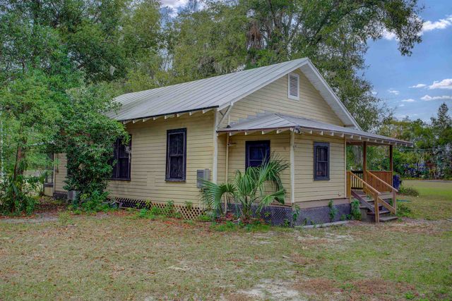 1121 S Palm Ave, Palatka, FL 32177