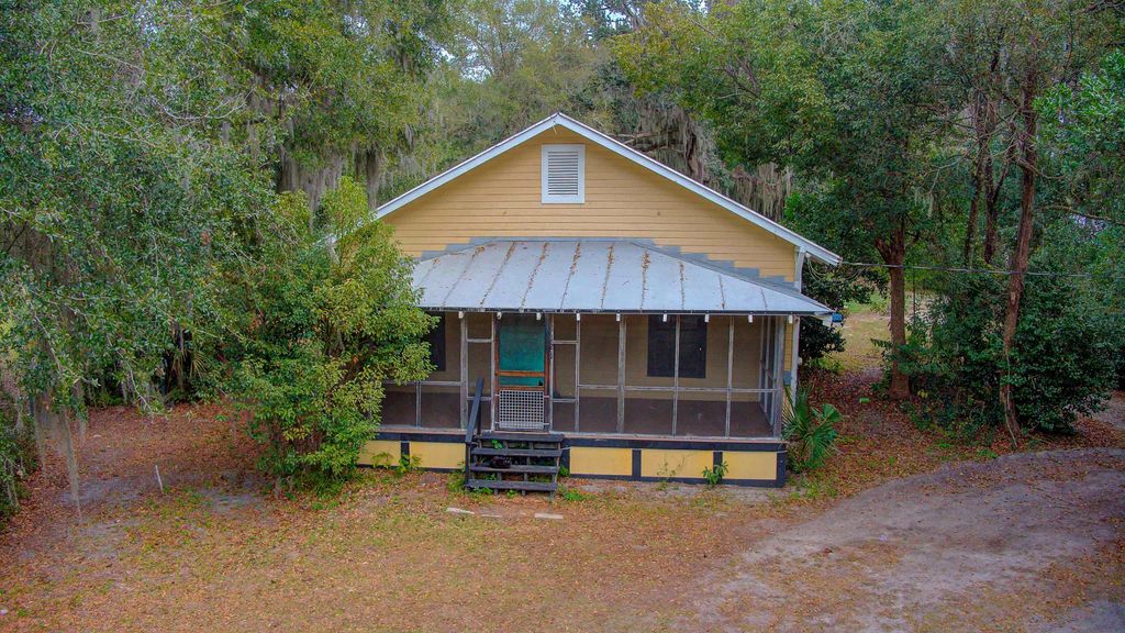 1121 S Palm Ave, Palatka, FL 32177