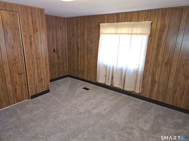 24 Greenlawn Drive, Danbury, CT 06810